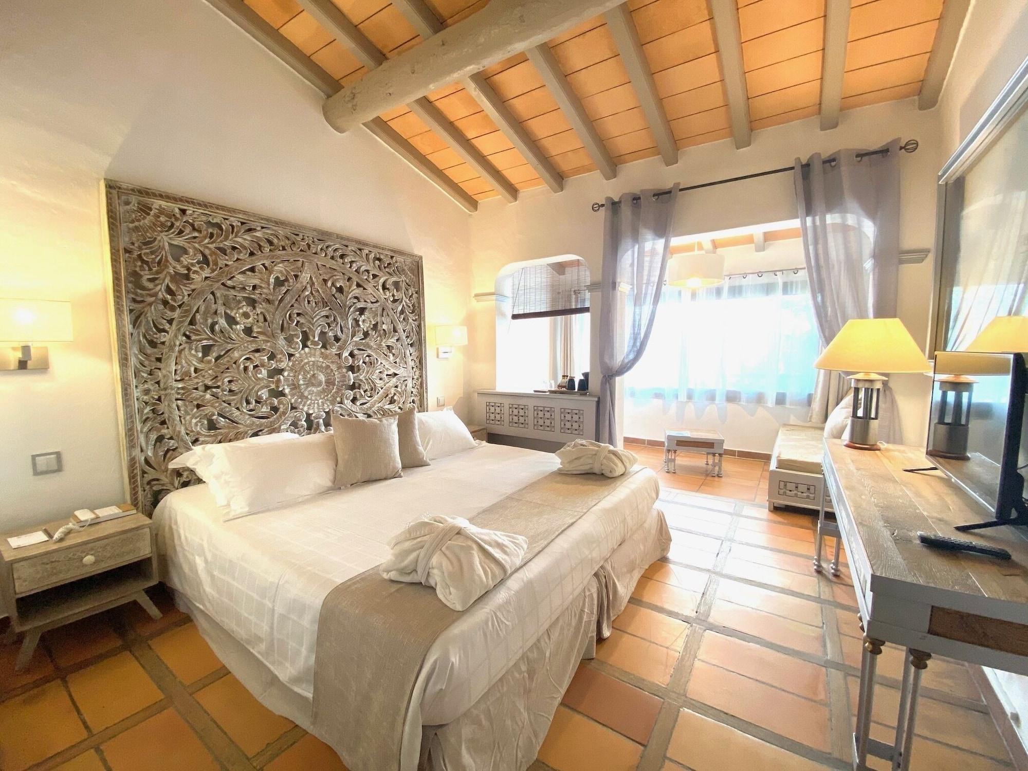 Hotel Le Roi Theodore & Porto-Vecchio (Corsica)